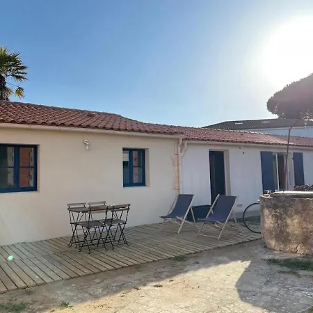 La Possibilite D'une Ile *